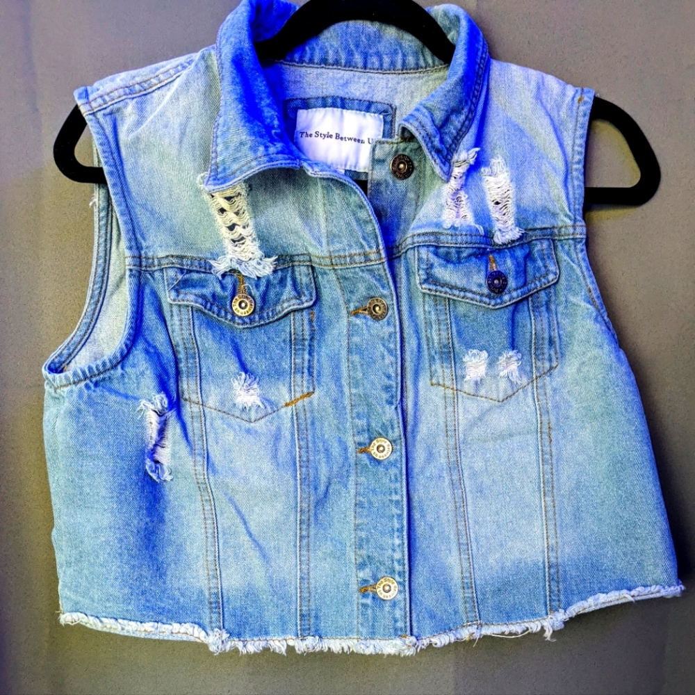 3 FOR $30 Sleeveless DENIM cropped VEST